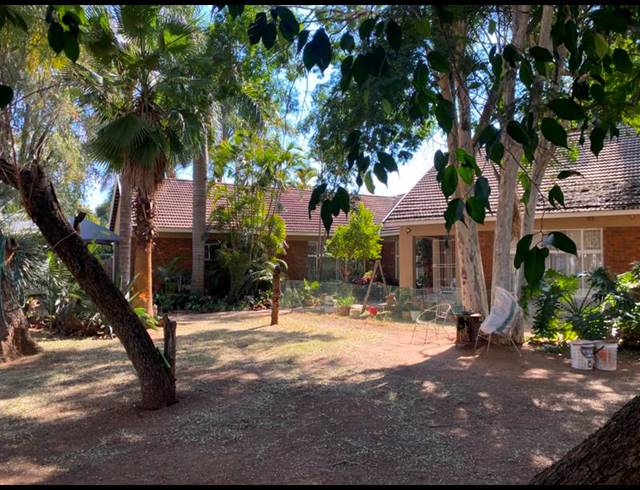 4 BEDROOM HOUSE FOR SALE IN CHROOM PARK